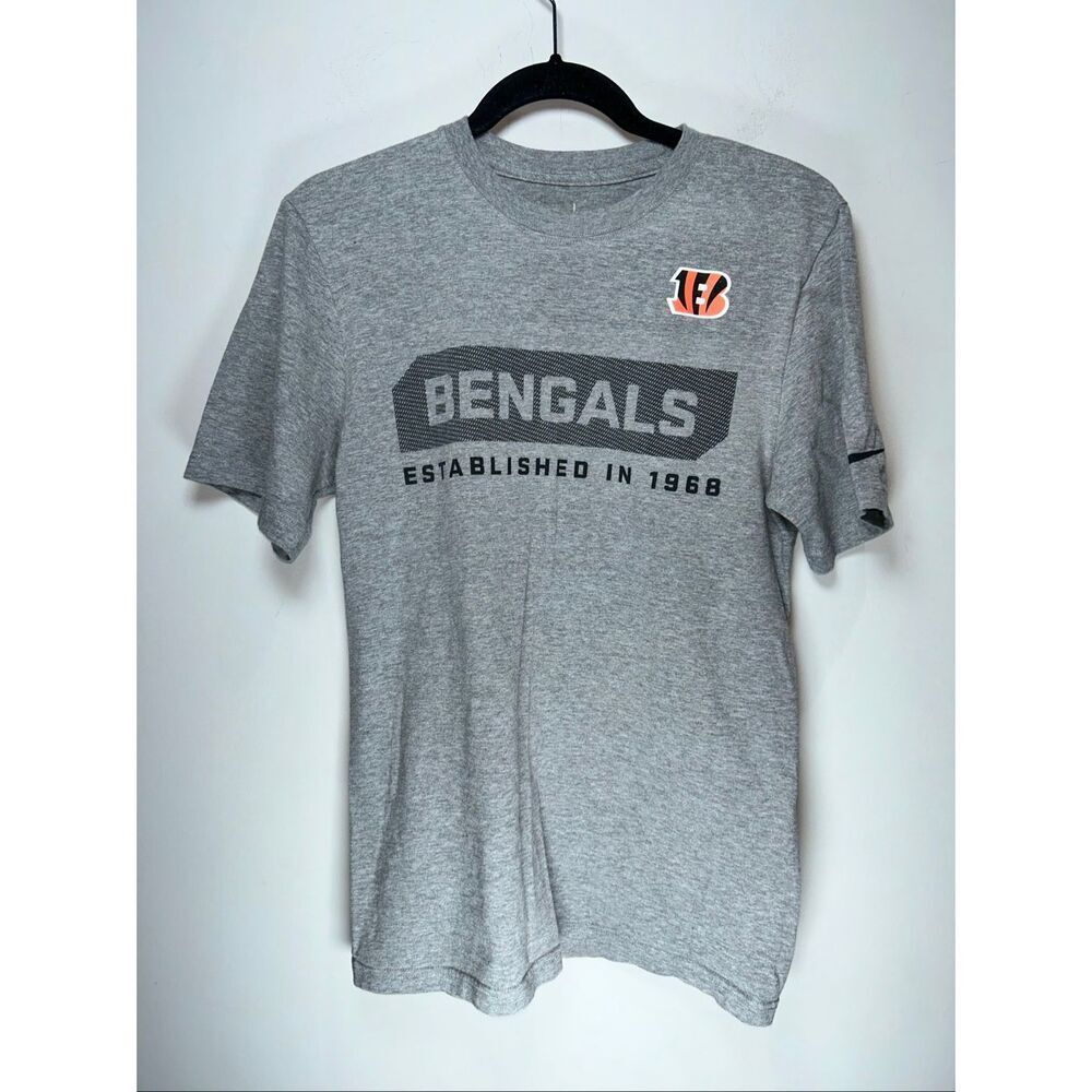 Nike Bengals ladies tee shirt size small